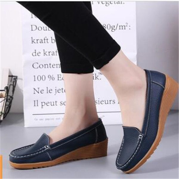 2021 comfortable durable spring autumn mother shoes middle-aged elderly women wedge heel women's leather casual fashion ableshoe, Black
2021 comfortable durable spring autumn mother shoes middle-aged elderly women wedge heel women's leather casual fashion ableshoe, Black