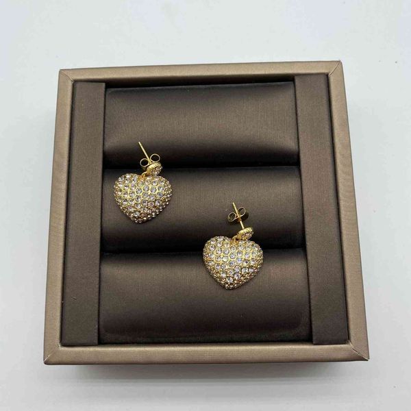 2021 new designer love micro inlaid with fashion sweet temperament earrings silver needle, Golden
2021 new designer love micro inlaid with fashion sweet temperament earrings silver needle, Golden