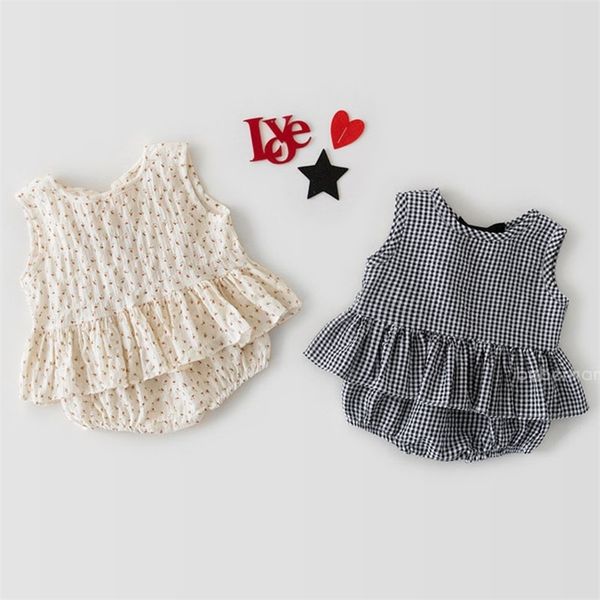 summer infant baby girls sleeveless grid triangle shorts suit clothing sets kids girl clothes 210521, White
summer infant baby girls sleeveless grid triangle shorts suit clothing sets kids girl clothes 210521, White