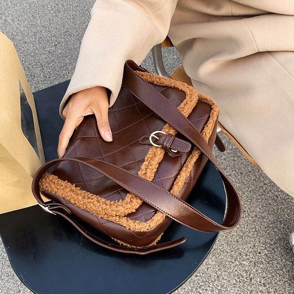 evening bags plush tote bag quality pu leather shoulder crossbody for women 2021 winter women's designer handbags purse
evening bags plush tote bag quality pu leather shoulder crossbody for women 2021 winter women's designer handbags purse