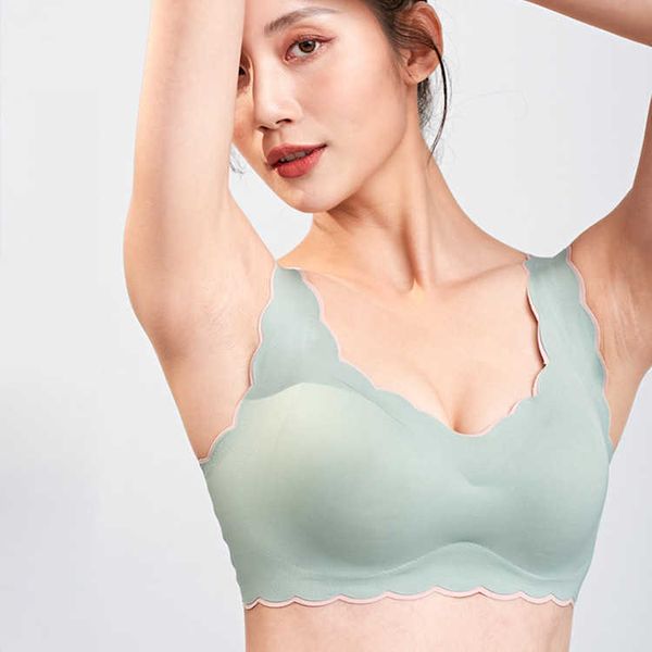 romantic french wavy seamless underwear women's small chest gathered bra women's vest bra, Red;black
romantic french wavy seamless underwear women's small chest gathered bra women's vest bra, Red;black