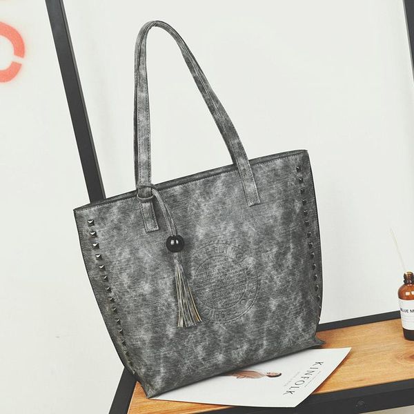 evening bags large capacity women shoulder bag tote designer tassel rivet vintage pu leather female handbag ladies shopper
evening bags large capacity women shoulder bag tote designer tassel rivet vintage pu leather female handbag ladies shopper