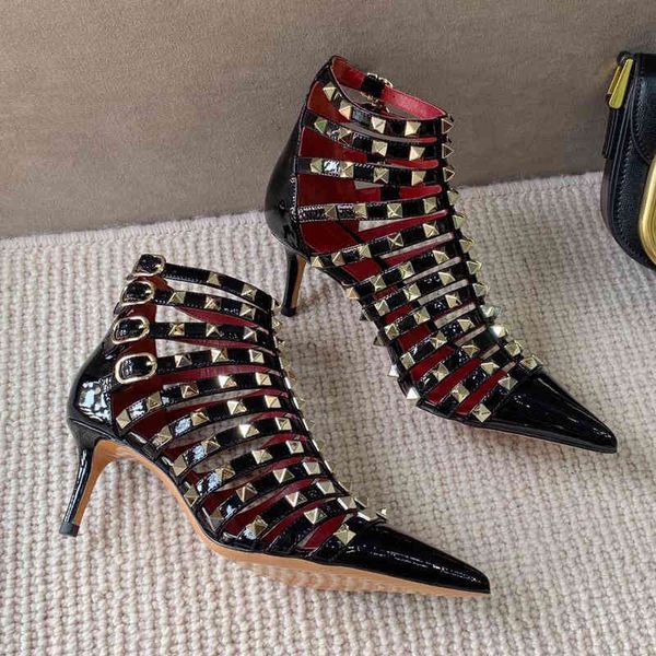 Boots Rockstud Alcove Women Patent Leather Sexy Lady High Heel Golden Rivets Cut-outs Black Gold Red Party Boot Fashion Luxurys Z02P
Boots Rockstud Alcove Women Patent Leather Sexy Lady High Heel Golden Rivets Cut-outs Black Gold Red Party Boot Fashion Luxurys Z02P