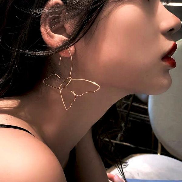 hoop & huggie chic earrings for women cute wire handmade butterfly big earring 2021 ladies party ear hoops gifts jewelry dropship, Golden;silver
hoop & huggie chic earrings for women cute wire handmade butterfly big earring 2021 ladies party ear hoops gifts jewelry dropship, Golden;silver