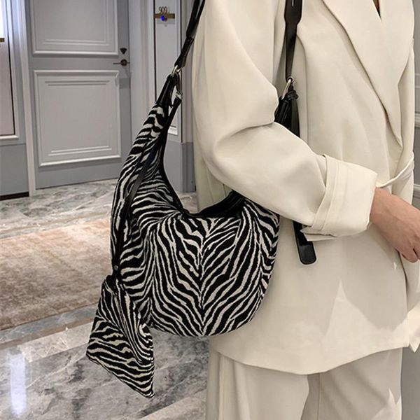 evening bags woman quality large-capacity dumpling soft cotton messenger handbags soild color leisure versatile travel
evening bags woman quality large-capacity dumpling soft cotton messenger handbags soild color leisure versatile travel