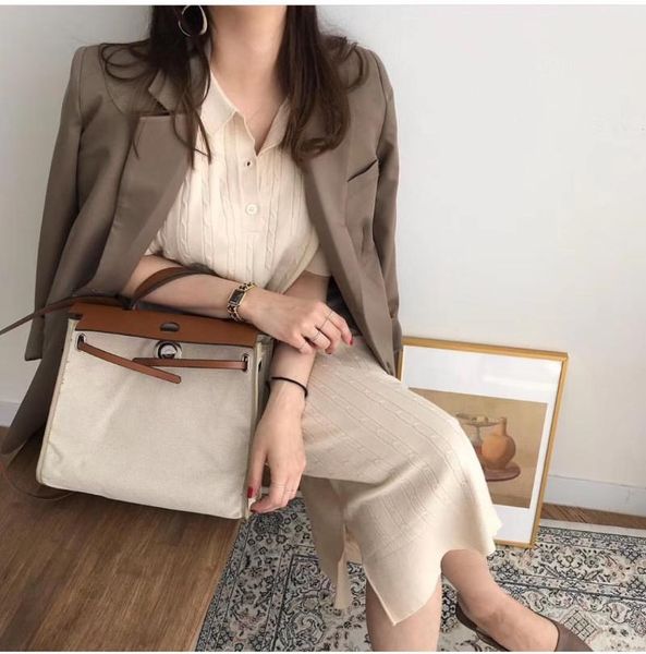 evening bags large-capacity handbag fashion canvas one-shoulder messenger bag wild retro trend female
evening bags large-capacity handbag fashion canvas one-shoulder messenger bag wild retro trend female