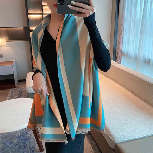 shawl scarf imitation cashmere women's autumn and winter color matching rectangular warm thickened korean versatile, Blue;gray
shawl scarf imitation cashmere women's autumn and winter color matching rectangular warm thickened korean versatile, Blue;gray