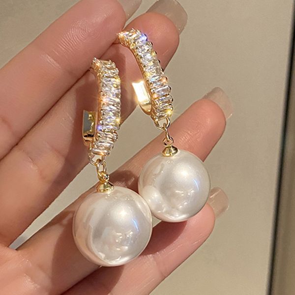 zircon 925 c-shaped silver needle pearl earrings trendy personality baida net red fashion design high sense, Golden;silver
zircon 925 c-shaped silver needle pearl earrings trendy personality baida net red fashion design high sense, Golden;silver