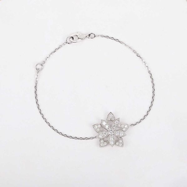 2021 brand pure 925 sterling silver jewelry women flower cherry bracelet party wedding jewelry crystal luxury brand bracelet, Golden;silver
2021 brand pure 925 sterling silver jewelry women flower cherry bracelet party wedding jewelry crystal luxury brand bracelet, Golden;silver