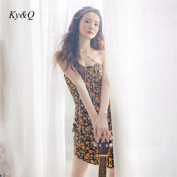 casual dresses 2021 brand women french floral suspender dress design sense drill chain elegant gather waist summer beach short, Black;gray
casual dresses 2021 brand women french floral suspender dress design sense drill chain elegant gather waist summer beach short, Black;gray