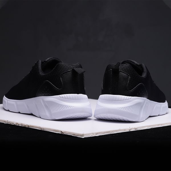 2021 arrival running shoes sports mens womens super light breathable mesh tennis outdoor sneakers big size 39-47 y-w705
2021 arrival running shoes sports mens womens super light breathable mesh tennis outdoor sneakers big size 39-47 y-w705