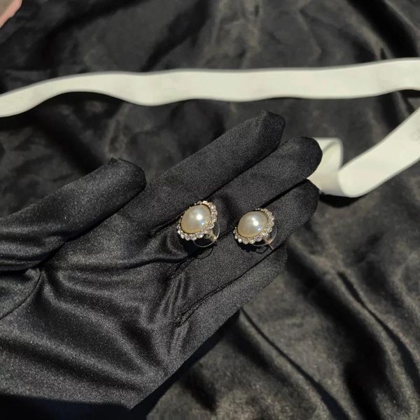stud fashion luxury ladies female jewelry hanging pearl earrings 2021 trend clip summer piercing quality logo, Golden;silver
stud fashion luxury ladies female jewelry hanging pearl earrings 2021 trend clip summer piercing quality logo, Golden;silver