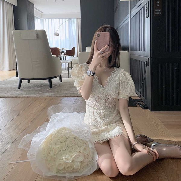 luxury party evening dress 2021 black white lace with illed edge button bubble sleeve shows figure big cht and thin waist lady, White;pink
luxury party evening dress 2021 black white lace with illed edge button bubble sleeve shows figure big cht and thin waist lady, White;pink