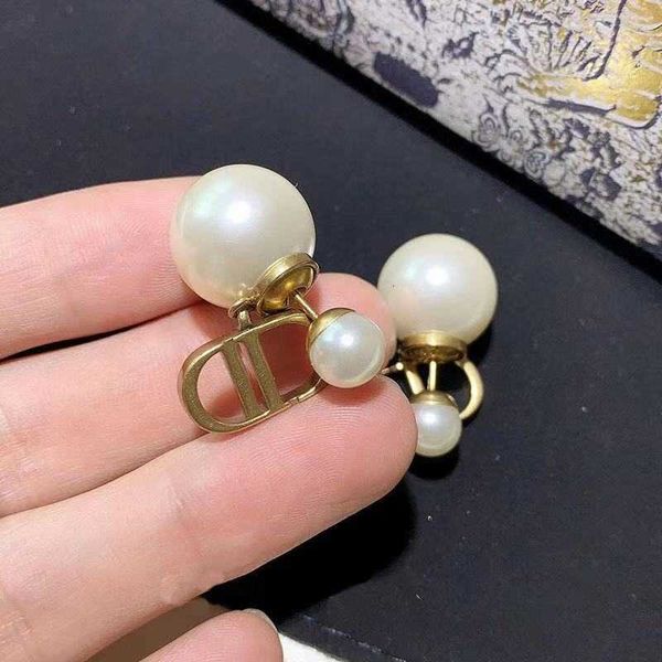 2020 jewelry letter pearl earrings female temperament female di family earrings female, White
2020 jewelry letter pearl earrings female temperament female di family earrings female, White