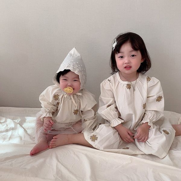 summer new toddler baby girl fashion flower embroidery pattern bodysuit infant boy puff sleeve loose bodysuits with lace hat 210413, White
summer new toddler baby girl fashion flower embroidery pattern bodysuit infant boy puff sleeve loose bodysuits with lace hat 210413, White