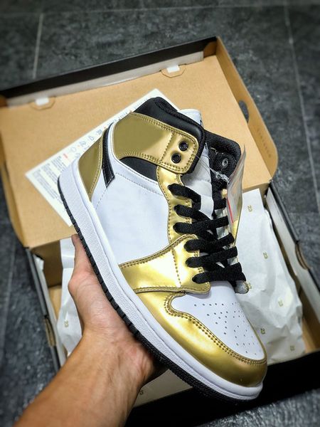 metallic gold jumpman 1 i men women basketball shoes mens trainers chaussures 1s designer shoes sports sneakers us5.5-11
metallic gold jumpman 1 i men women basketball shoes mens trainers chaussures 1s designer shoes sports sneakers us5.5-11