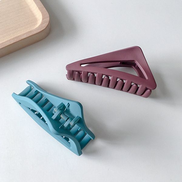 length 8.5 cm hollow out matte triangular shape hair clamps women medium size acrylic head wear claw clips female bath ponytail scrunchies h, Slivery;golden
length 8.5 cm hollow out matte triangular shape hair clamps women medium size acrylic head wear claw clips female bath ponytail scrunchies h, Slivery;golden