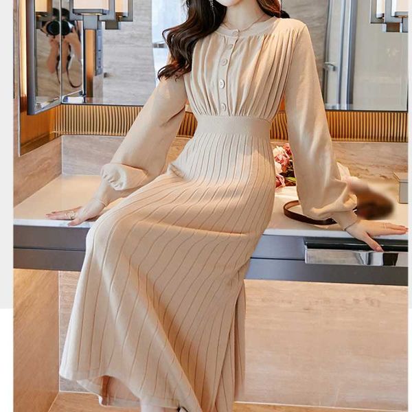 casual dresses autumn spring korean style women round neck dress female fashion elegant knitted solid slimming temperament long, Black;gray
casual dresses autumn spring korean style women round neck dress female fashion elegant knitted solid slimming temperament long, Black;gray