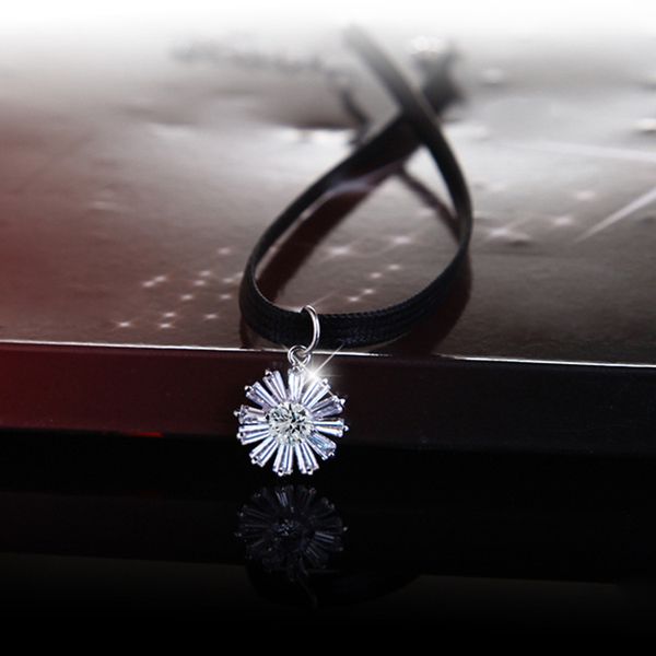Superior Black Leather Rope Necklace Sunflower Clavicle Chain Full Diamond Micro Inlaid Classic Simple and Versatile Pendant, Silver
Superior Black Leather Rope Necklace Sunflower Clavicle Chain Full Diamond Micro Inlaid Classic Simple and Versatile Pendant, Silver