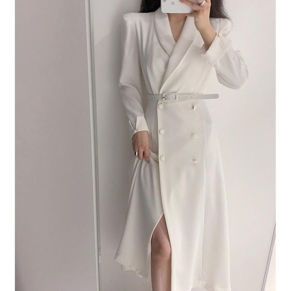 casual dresses 2021 autumn winter women's windbreaker elegant buttons vintage oversize with belt office long trench cl615, Black;gray
casual dresses 2021 autumn winter women's windbreaker elegant buttons vintage oversize with belt office long trench cl615, Black;gray