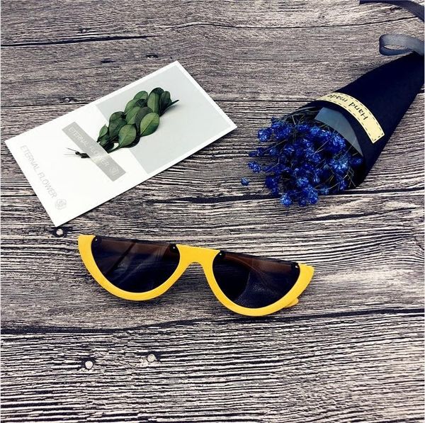 sunglasses european and american retro half-frame cat-eye men women street pography travel wild fashion single product, White;black
sunglasses european and american retro half-frame cat-eye men women street pography travel wild fashion single product, White;black