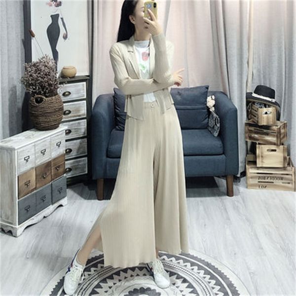 dresses fashion fold the clothes long sleeve a buckle coat + wide-legged pants suit, White
dresses fashion fold the clothes long sleeve a buckle coat + wide-legged pants suit, White