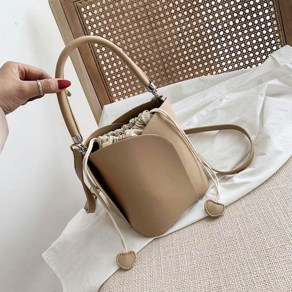 evening bags fashion designer small buckset ladies shoulder casual messenger mini handbag solid color mobile phone
evening bags fashion designer small buckset ladies shoulder casual messenger mini handbag solid color mobile phone