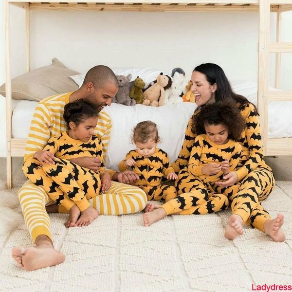 women's t-shirt 2021 arrival familiy pajamas set for halloween party featured print striped o neck button long sleeve yellow two-piece, White
women's t-shirt 2021 arrival familiy pajamas set for halloween party featured print striped o neck button long sleeve yellow two-piece, White
