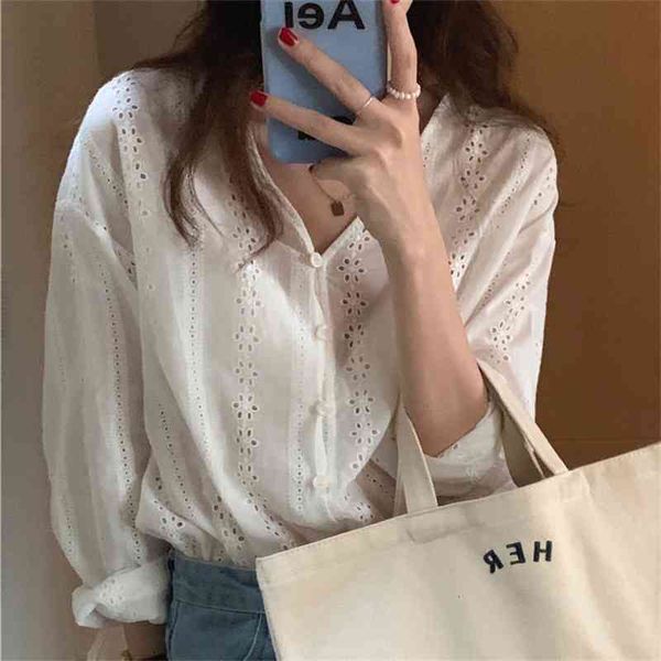women's two piece pants white embroidery v-neck retro loose vintage 2021 summer lady elegant sweet femme blouses chic shirts
women's two piece pants white embroidery v-neck retro loose vintage 2021 summer lady elegant sweet femme blouses chic shirts