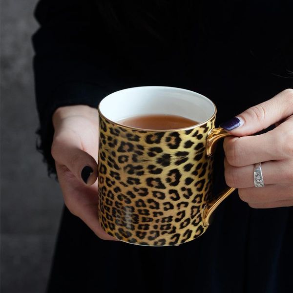 mugs creative leopard print phnom penh bone china mug ceramic milk coffee cup handy with spoon gift juego de tazas cafe
mugs creative leopard print phnom penh bone china mug ceramic milk coffee cup handy with spoon gift juego de tazas cafe