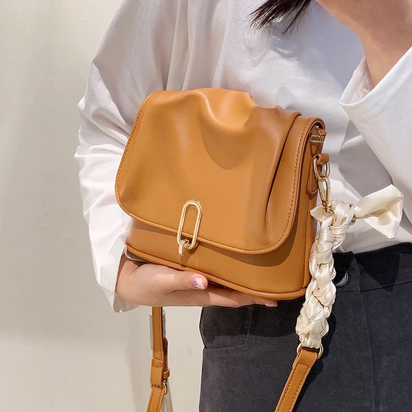 niche design high-end handbags 2021 new fashion shoulder bag bucket bag messenger bag underarm dual-use width 21cm
niche design high-end handbags 2021 new fashion shoulder bag bucket bag messenger bag underarm dual-use width 21cm