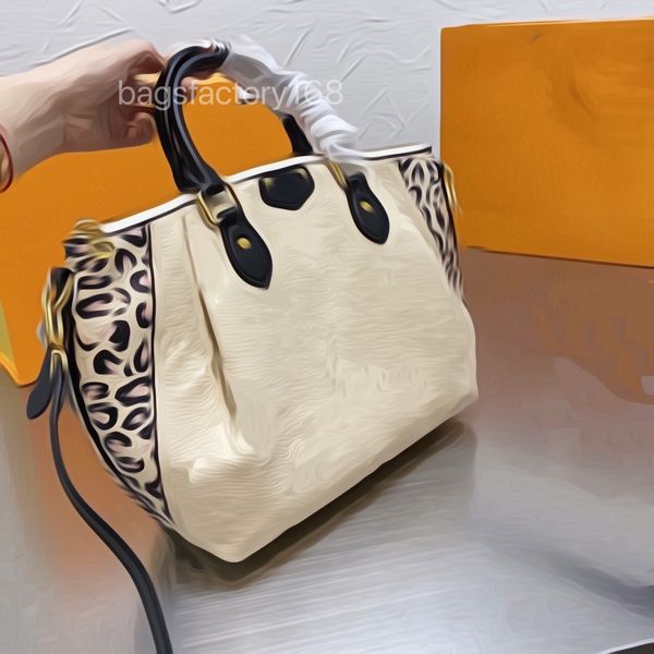 lady luxury design leopard-print dumpling bag contrast color mosaic art animal grain metal buckle cowhleather shoulder bags modern handbag
lady luxury design leopard-print dumpling bag contrast color mosaic art animal grain metal buckle cowhleather shoulder bags modern handbag