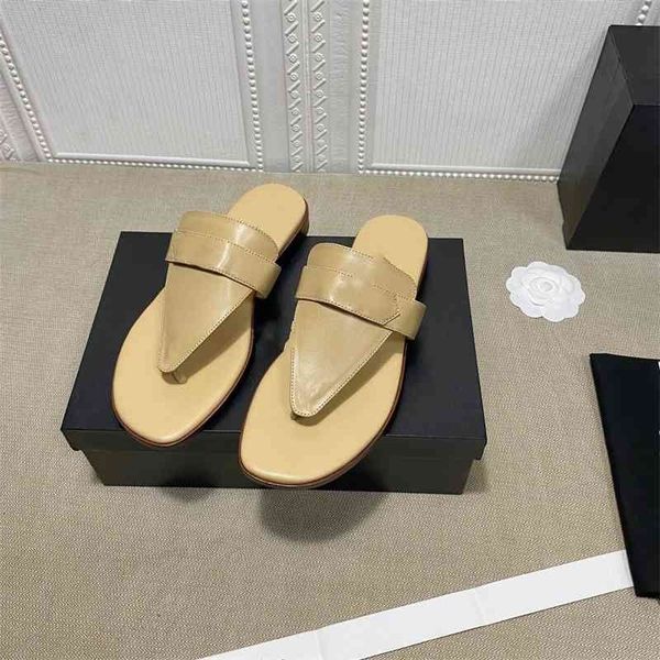 slippers women's summer wear slippers fashion new versatile flat sandal flip-flops for women genuine leather, Black
slippers women's summer wear slippers fashion new versatile flat sandal flip-flops for women genuine leather, Black