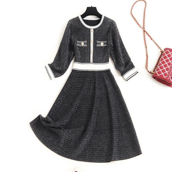 casual dresses women 2021 autumn fashion contrast color knitted dress round neck button decorative a- line vestido 15127, Black;gray
casual dresses women 2021 autumn fashion contrast color knitted dress round neck button decorative a- line vestido 15127, Black;gray