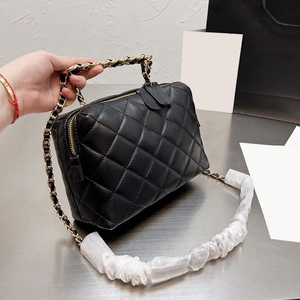 21/22ss vintage camera bags black/beige lambskin genuine leather large capacity chain totes cosmetic interwoven chain cross body female port
21/22ss vintage camera bags black/beige lambskin genuine leather large capacity chain totes cosmetic interwoven chain cross body female port