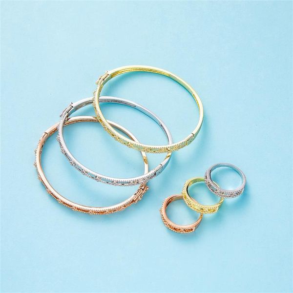 earrings & necklace 2021 march tricolor bracelet jewelry set copper women romantic fashion round, Silver
earrings & necklace 2021 march tricolor bracelet jewelry set copper women romantic fashion round, Silver