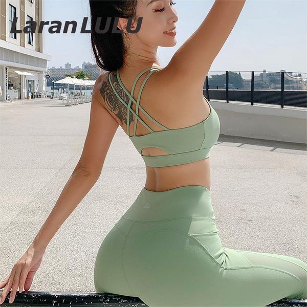 cross straps gym running crop women yoga bra push up sports activewear workout brassiere fitness shockproof clothing, White;black
cross straps gym running crop women yoga bra push up sports activewear workout brassiere fitness shockproof clothing, White;black