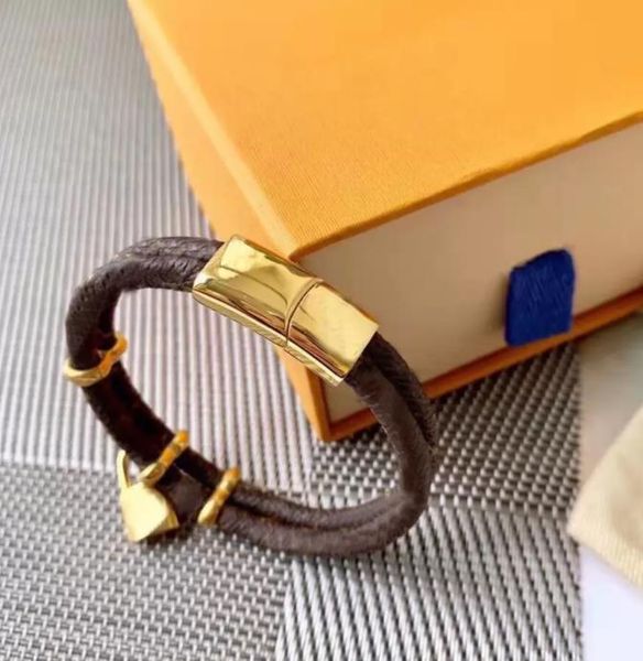 designer brand letter bracelet double brown leather cord bracelet hand chains birthday party valentine's gift, Golden;silver
designer brand letter bracelet double brown leather cord bracelet hand chains birthday party valentine's gift, Golden;silver
