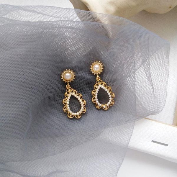 clip-on & screw back baroque elegant cubic zircon clip on earrings no pierced vintage simulated-pearls hole earring luxury jewerly, Silver
clip-on & screw back baroque elegant cubic zircon clip on earrings no pierced vintage simulated-pearls hole earring luxury jewerly, Silver