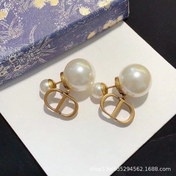 special offer 2021 luxury designer jewelry family's new pearl earrings for 20 years, Silver
special offer 2021 luxury designer jewelry family's new pearl earrings for 20 years, Silver