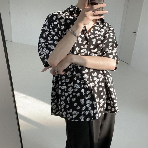 men's casual shirts summer small daisy shirt male five-point sleeve loose lazy wind ins wild floral short-sleeved trend, White;black
men's casual shirts summer small daisy shirt male five-point sleeve loose lazy wind ins wild floral short-sleeved trend, White;black
