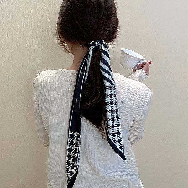a variety of geometric fabric hairbands, simple personality of the east gate of south designer, fashionable and cool headdress, Golden;silver
a variety of geometric fabric hairbands, simple personality of the east gate of south designer, fashionable and cool headdress, Golden;silver
