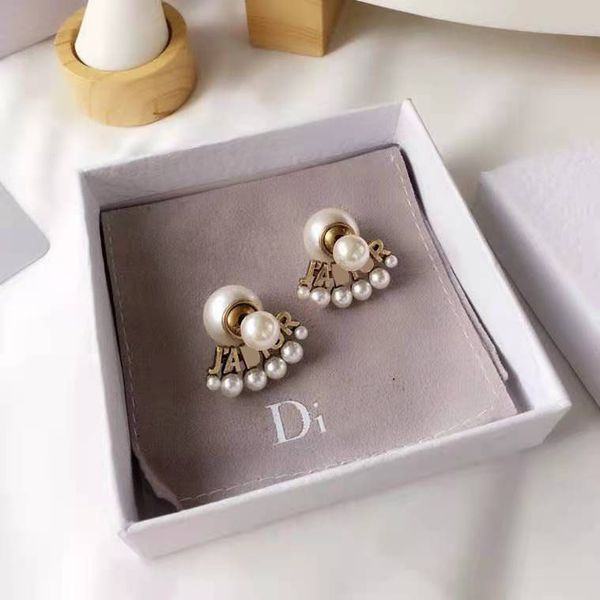 design jewelry letters pearl net red high sense fashion star same medieval earrings, Golden
design jewelry letters pearl net red high sense fashion star same medieval earrings, Golden