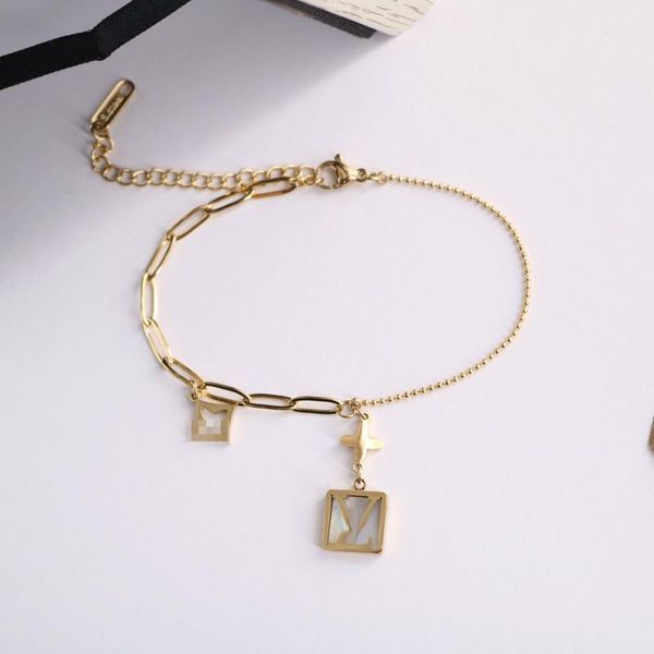 charm bracelets 316l stainless steel asymmetric link chain bracelet rhombus flower letter v pendant, Golden;silver
charm bracelets 316l stainless steel asymmetric link chain bracelet rhombus flower letter v pendant, Golden;silver