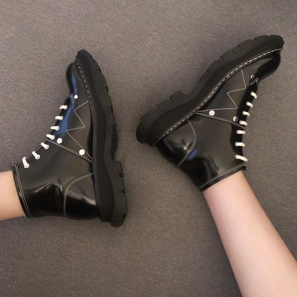 boots one yona 2021 winter nazha the same rivet black white short low heels lace-up women
boots one yona 2021 winter nazha the same rivet black white short low heels lace-up women
