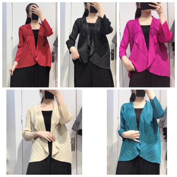 dresses ladies small covered open stitch three quarter turn-down collar pleated coat, White
dresses ladies small covered open stitch three quarter turn-down collar pleated coat, White