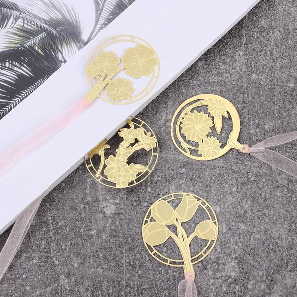 bookmark brass hollow creative metal copper paper clip book holder student stationery gift school office supplies
bookmark brass hollow creative metal copper paper clip book holder student stationery gift school office supplies