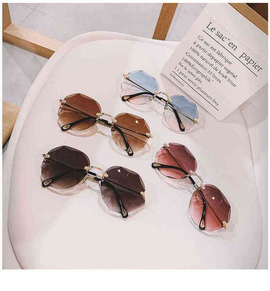 artilady 2021 vintage fashion oversized rimls sunglass women famous luxury dign square sun glassn55o, White;black
artilady 2021 vintage fashion oversized rimls sunglass women famous luxury dign square sun glassn55o, White;black