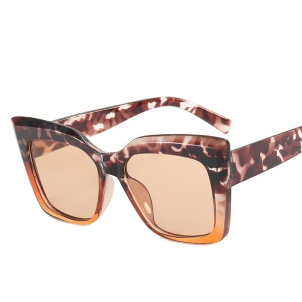 2021 new cat eye women sunglass female personality big frame uv400 sun shade glass trend retro eyeglass brand digner, White;black 
2021 new cat eye women sunglass female personality big frame uv400 sun shade glass trend retro eyeglass brand digner, White;black