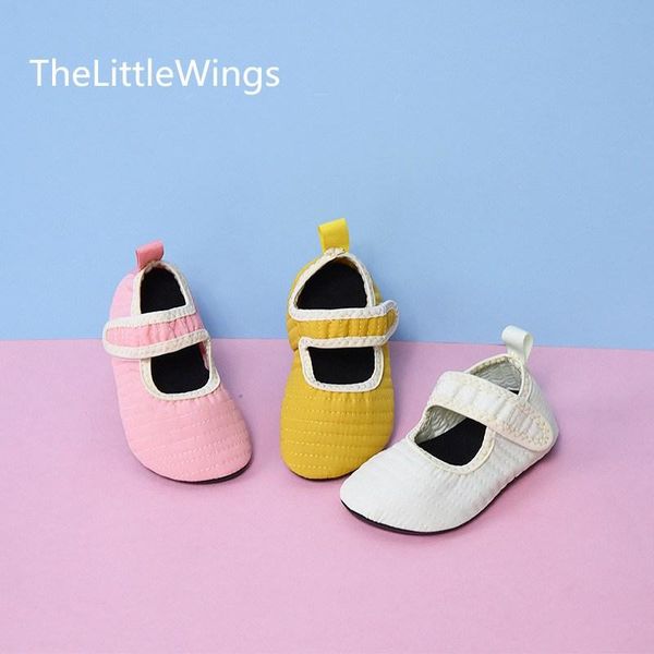 slipper children' cloth shoes autumn 2021 breathable soft sole boys loafers girls comfortable 0-1-3 years old home slippers, Black;grey
slipper children' cloth shoes autumn 2021 breathable soft sole boys loafers girls comfortable 0-1-3 years old home slippers, Black;grey